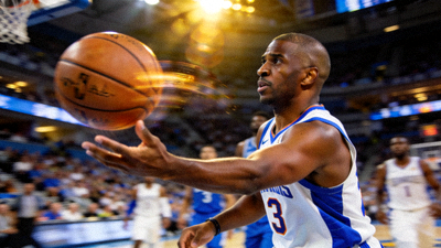 NBA精彩助攻集锦画面，克里斯·保罗不看人传球瞬间